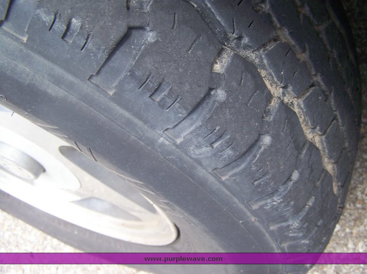 image for item 8493 1994 Ford Explorer