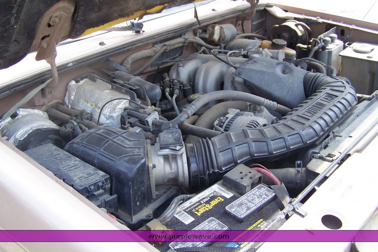 image for item 8493 1994 Ford Explorer