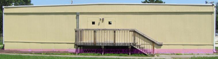 image for item 9000 2000 TSI C/R mobile classroom complex