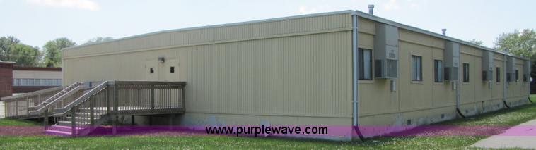 image for item 9000 2000 TSI C/R mobile classroom complex