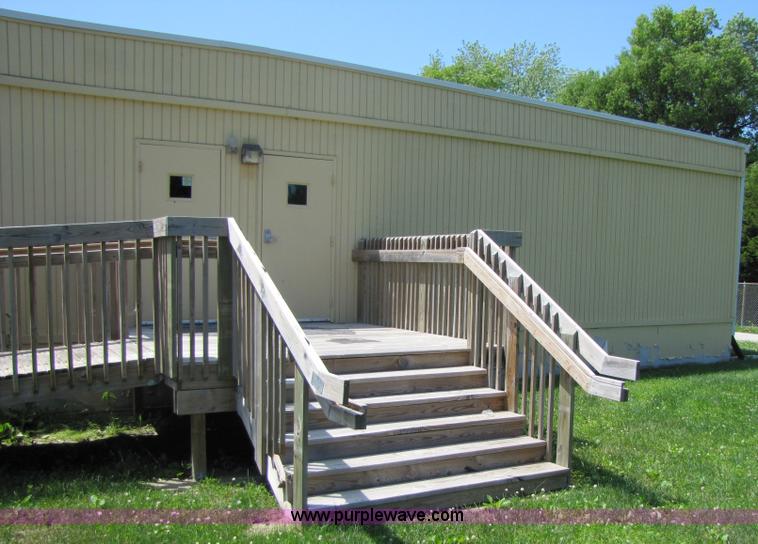 image for item 9000 2000 TSI C/R mobile classroom complex