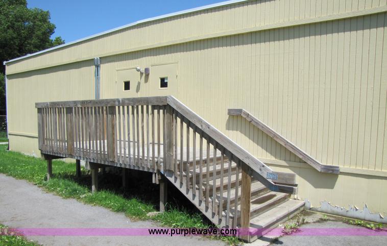 image for item 9000 2000 TSI C/R mobile classroom complex