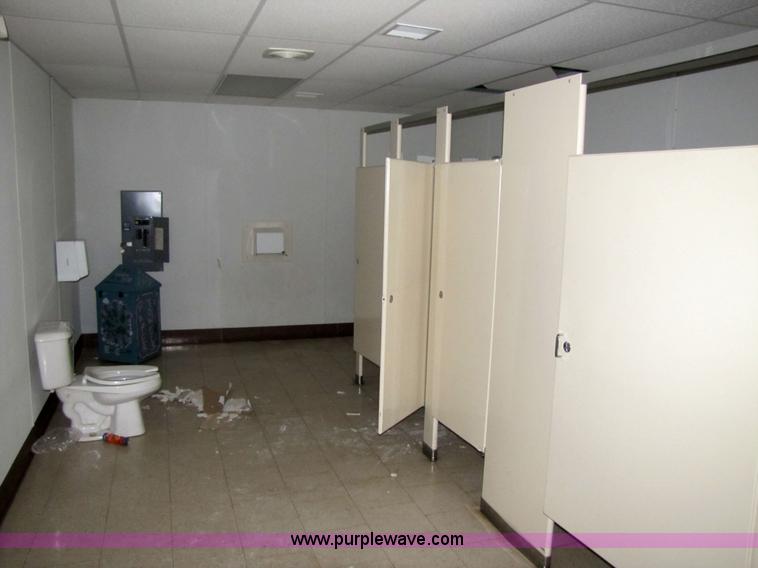 image for item 9000 2000 TSI C/R mobile classroom complex