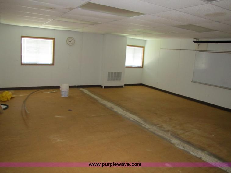 image for item 9000 2000 TSI C/R mobile classroom complex