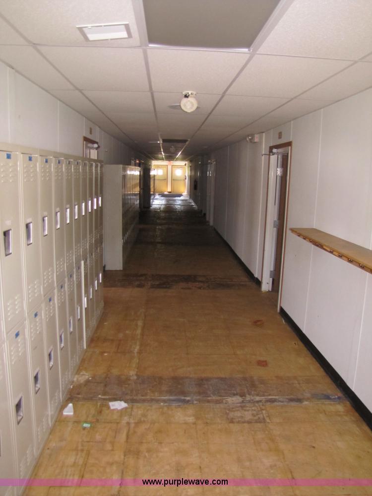 image for item 9000 2000 TSI C/R mobile classroom complex