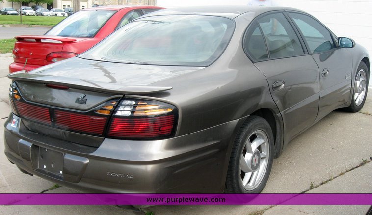 image for item 9211 2000 Pontiac Bonneville SSEI