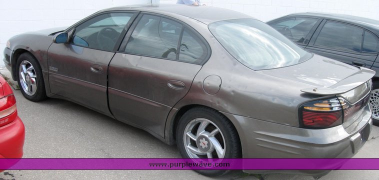image for item 9211 2000 Pontiac Bonneville SSEI