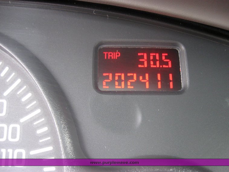 image for item 9211 2000 Pontiac Bonneville SSEI