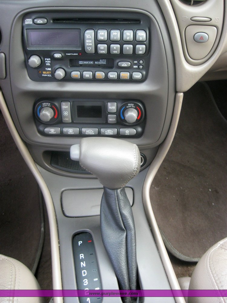 image for item 9211 2000 Pontiac Bonneville SSEI