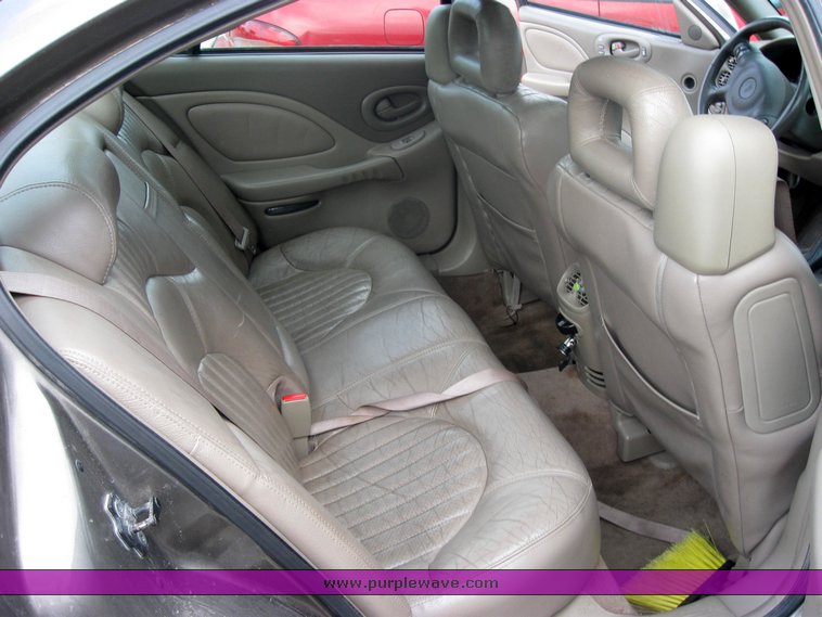 image for item 9211 2000 Pontiac Bonneville SSEI