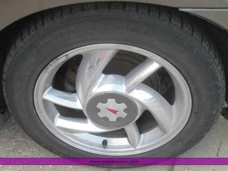 image for item 9211 2000 Pontiac Bonneville SSEI