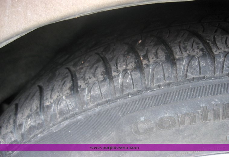 image for item 9211 2000 Pontiac Bonneville SSEI