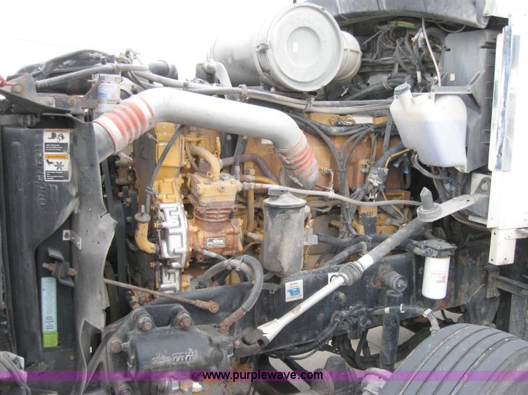 image for item 1501 2005 Kenworth Construct T600 semi truck