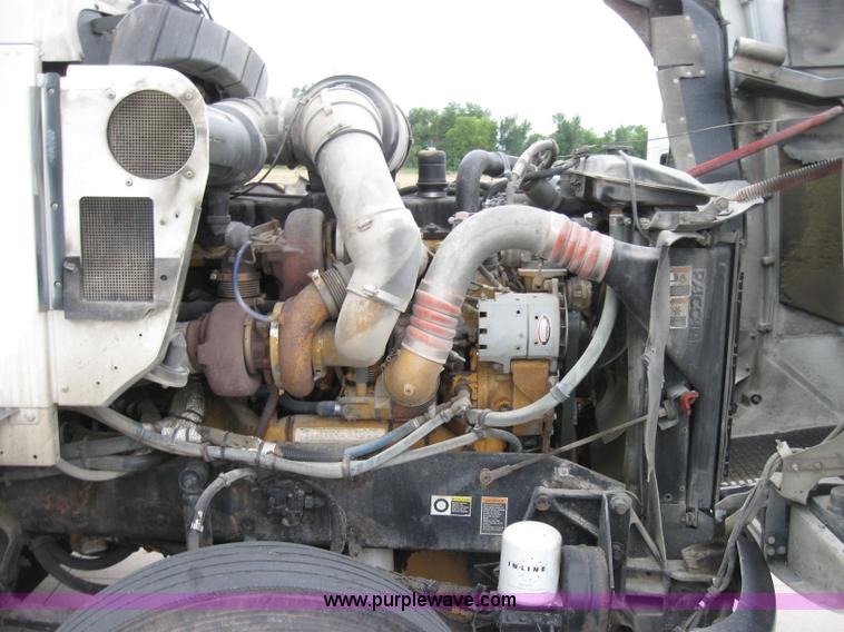 image for item 1501 2005 Kenworth Construct T600 semi truck