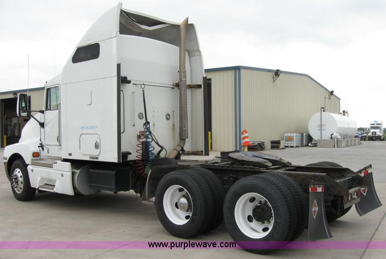image for item 1502 2005 Kenworth Construct T600 semi truck
