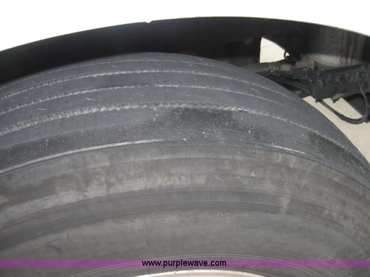 image for item 1502 2005 Kenworth Construct T600 semi truck