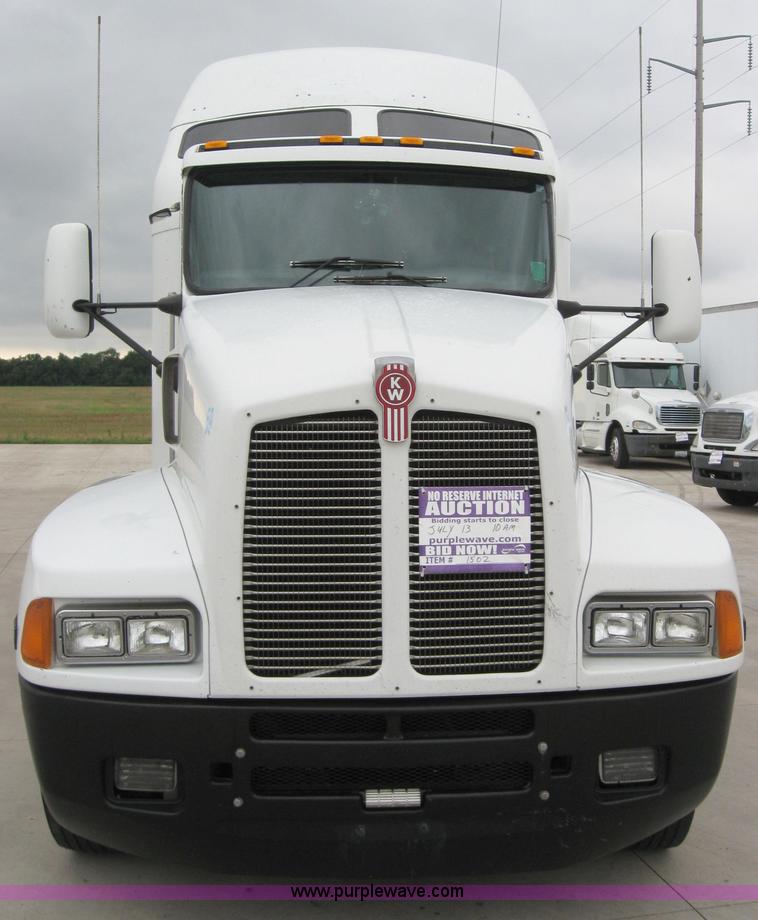 image for item 1502 2005 Kenworth Construct T600 semi truck