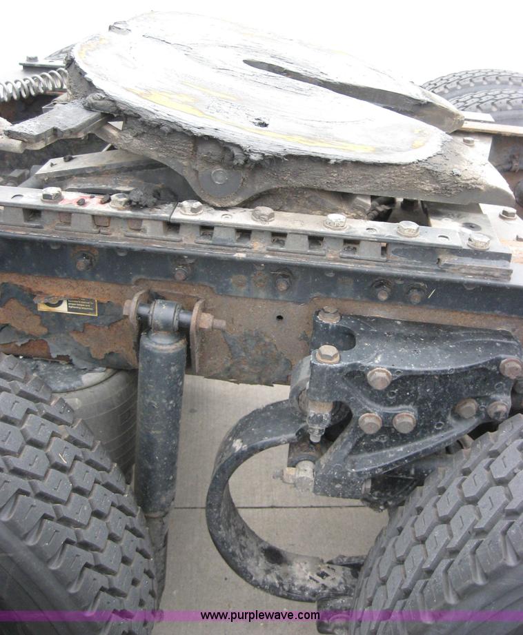 image for item 1502 2005 Kenworth Construct T600 semi truck