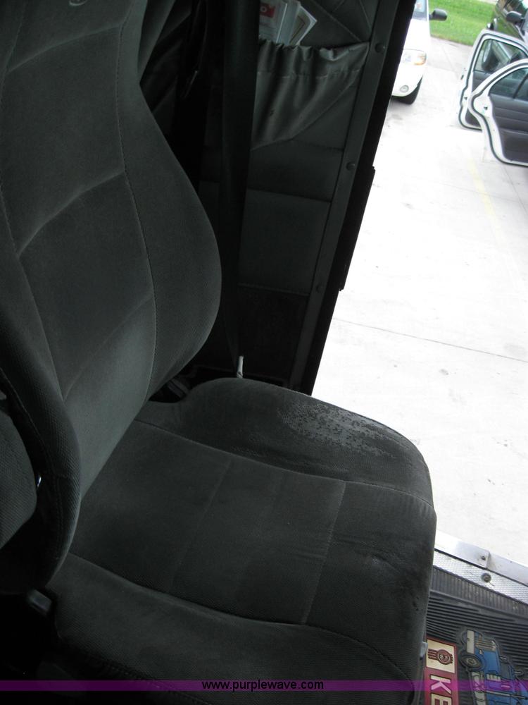 image for item 1502 2005 Kenworth Construct T600 semi truck