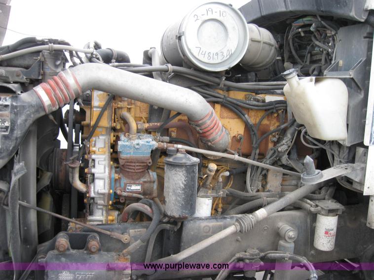 image for item 1502 2005 Kenworth Construct T600 semi truck