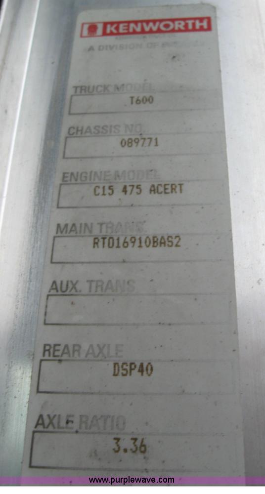 image for item 1502 2005 Kenworth Construct T600 semi truck