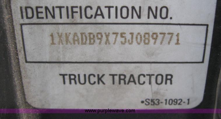 image for item 1502 2005 Kenworth Construct T600 semi truck
