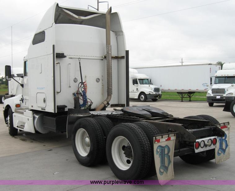 image for item 1503 2005 Kenworth Construct T600 semi truck