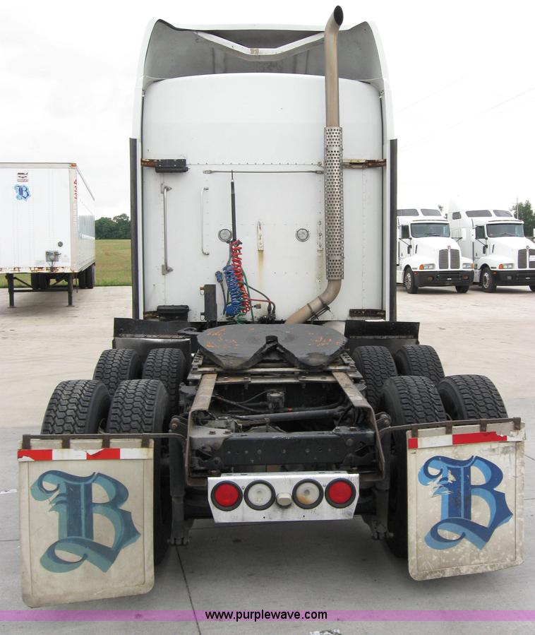 image for item 1503 2005 Kenworth Construct T600 semi truck