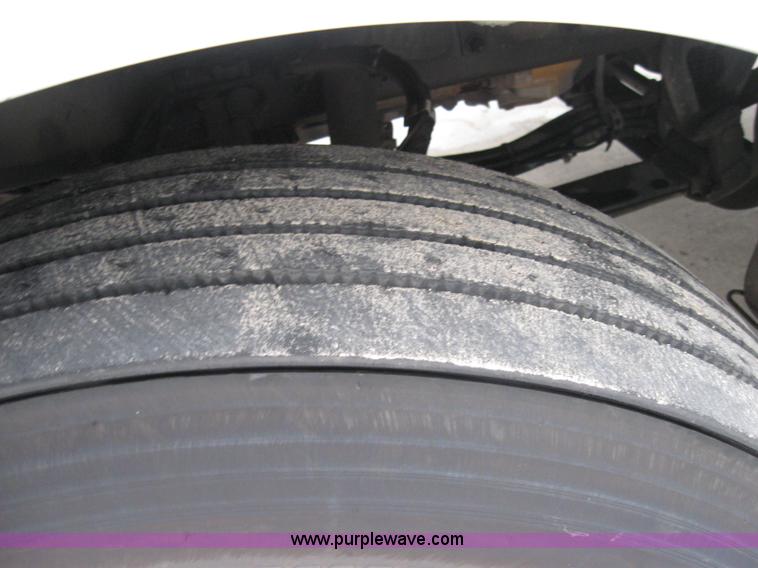 image for item 1503 2005 Kenworth Construct T600 semi truck