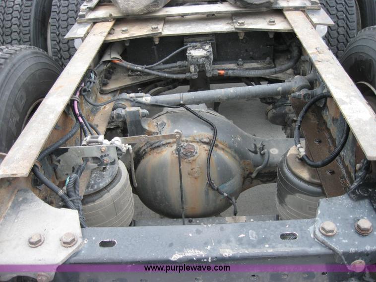 image for item 1503 2005 Kenworth Construct T600 semi truck