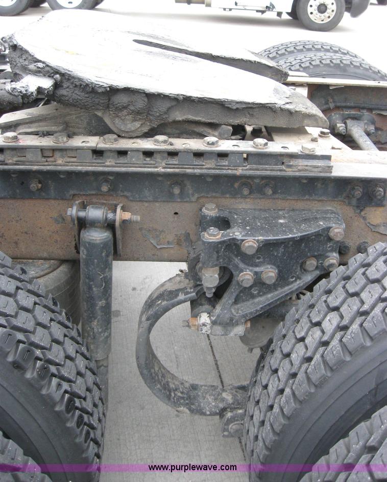 image for item 1503 2005 Kenworth Construct T600 semi truck