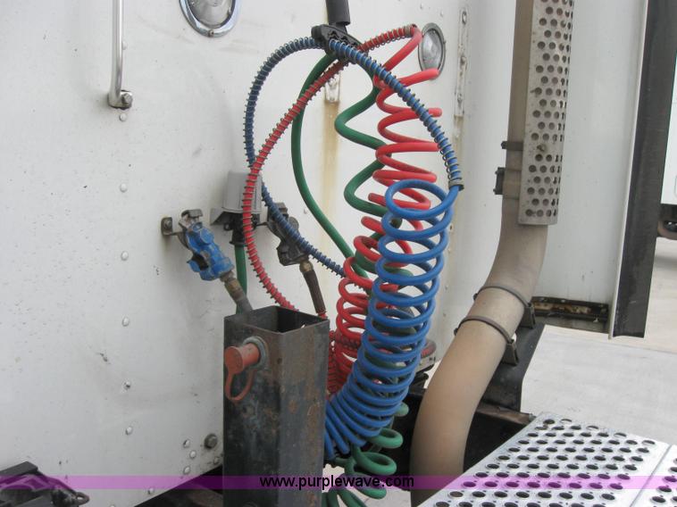 image for item 1503 2005 Kenworth Construct T600 semi truck