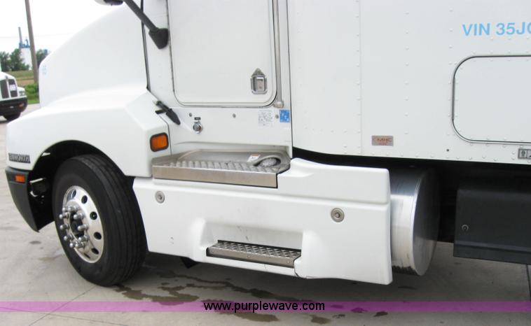 image for item 1503 2005 Kenworth Construct T600 semi truck