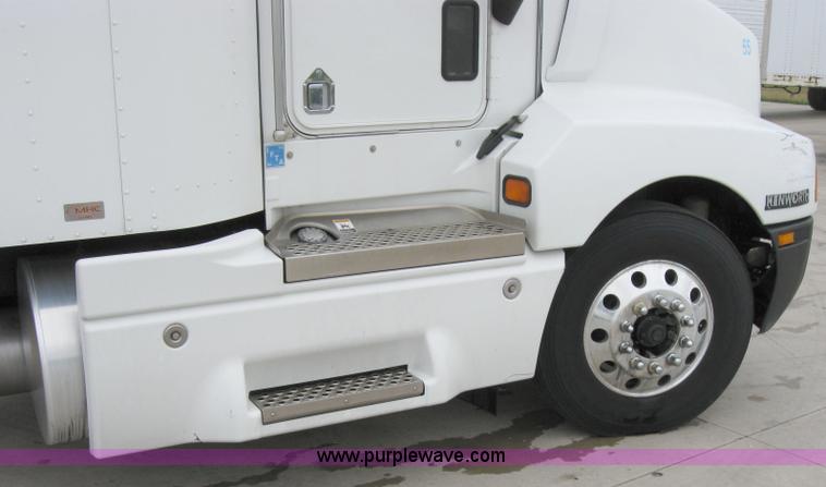 image for item 1503 2005 Kenworth Construct T600 semi truck