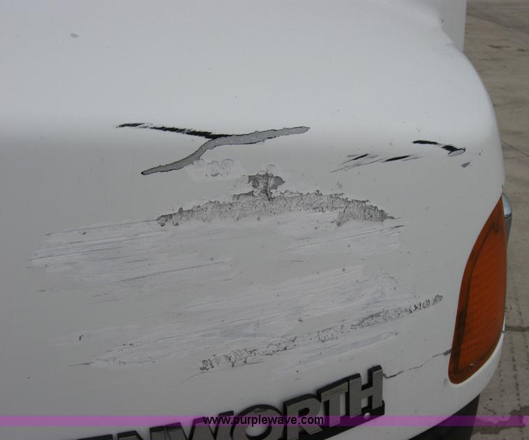 image for item 1503 2005 Kenworth Construct T600 semi truck