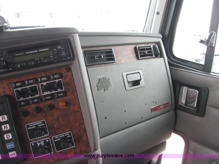 image for item 1503 2005 Kenworth Construct T600 semi truck