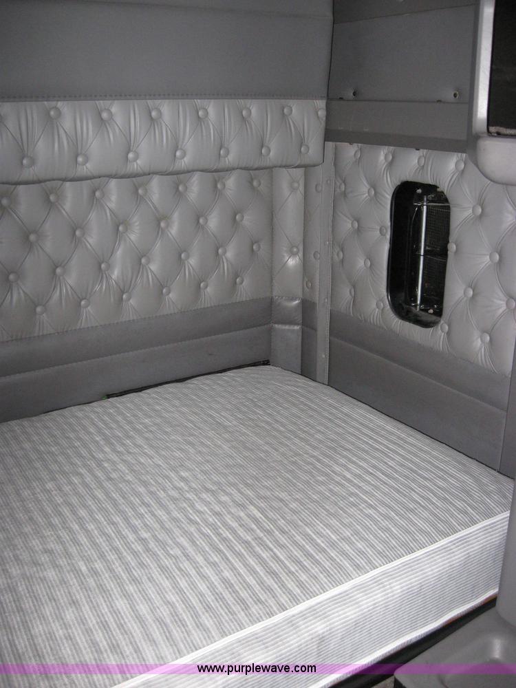 image for item 1503 2005 Kenworth Construct T600 semi truck