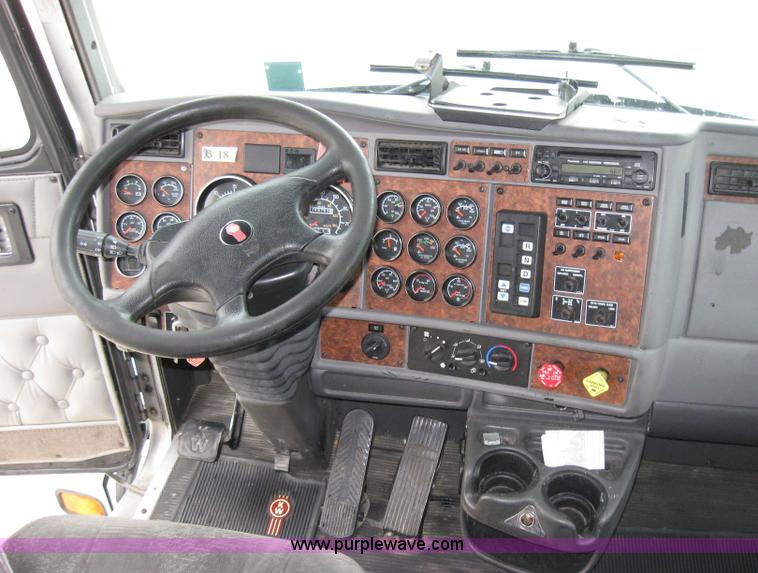 image for item 1503 2005 Kenworth Construct T600 semi truck