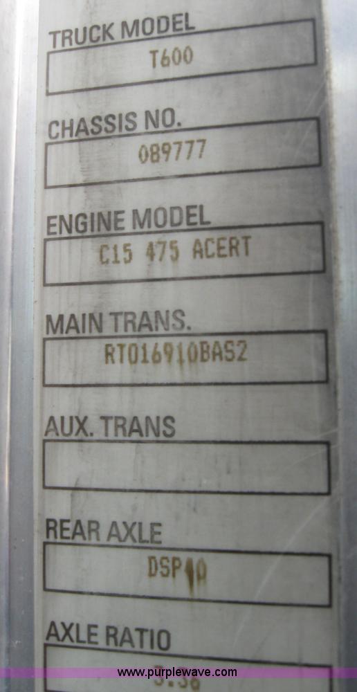 image for item 1503 2005 Kenworth Construct T600 semi truck