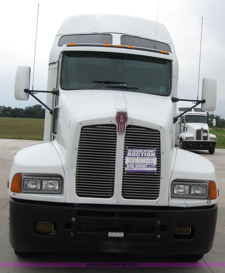 image for item 1505 2005 Kenworth Construct T600 semi truck