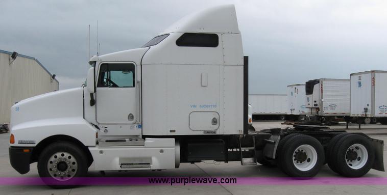 image for item 1505 2005 Kenworth Construct T600 semi truck