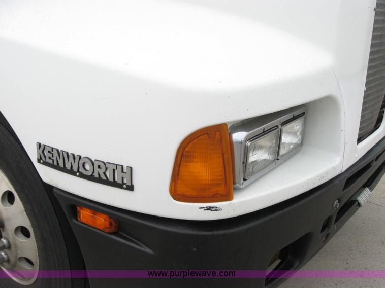 image for item 1505 2005 Kenworth Construct T600 semi truck