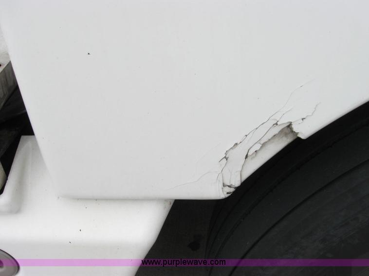 image for item 1505 2005 Kenworth Construct T600 semi truck