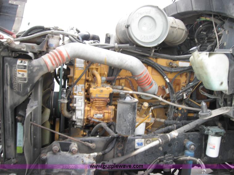 image for item 1505 2005 Kenworth Construct T600 semi truck