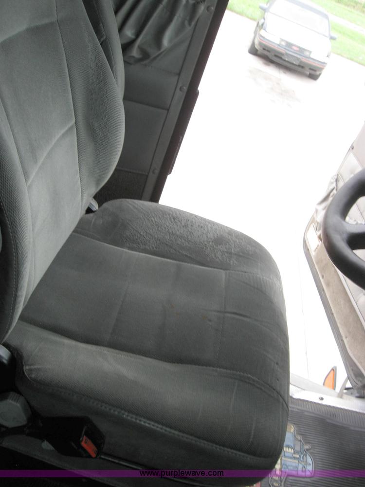 image for item 1505 2005 Kenworth Construct T600 semi truck