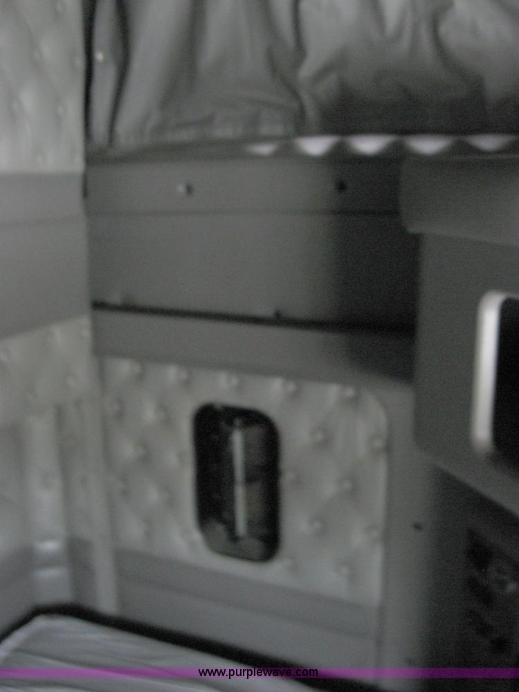 image for item 1505 2005 Kenworth Construct T600 semi truck