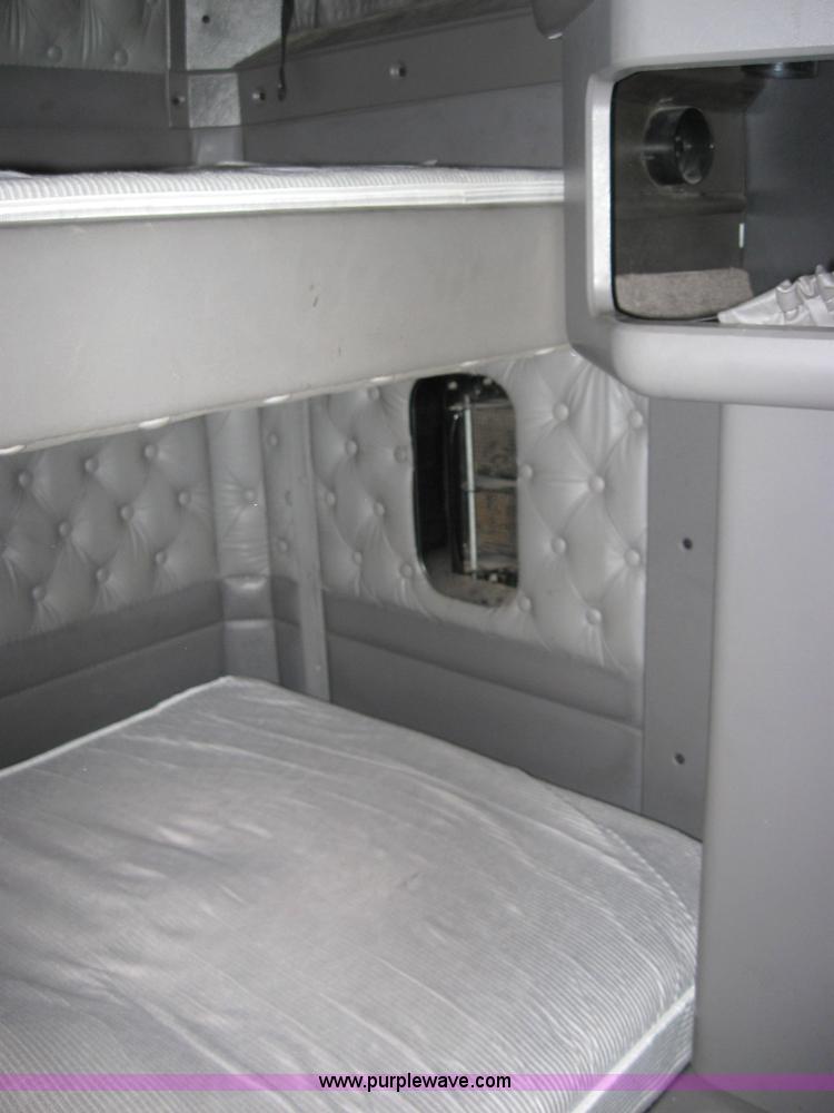 image for item 1505 2005 Kenworth Construct T600 semi truck