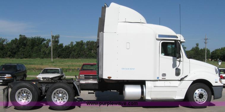 image for item 2030 2004 Freightliner Conventional Columbia 120 semi truck