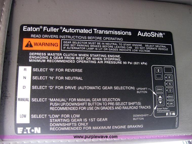 image for item 2031 2005 Kenworth Construct T600 semi truck