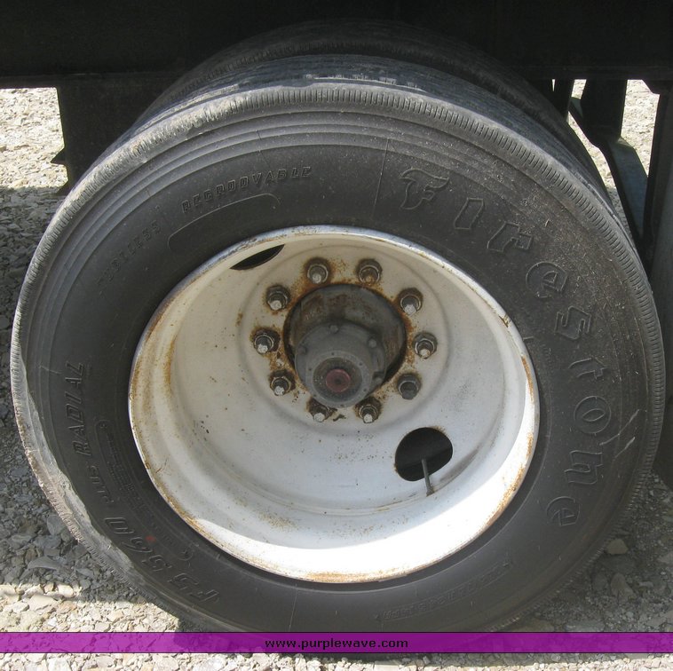 image for item 2293 1993 Fontaine 48' flat bed semi trailer